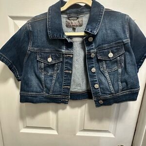 Torrid Cropped Dark Blue Jean Jacket 00 short sleeve